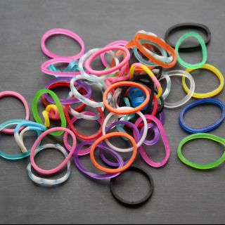 Foto 21 (Loom, Ringe, Gummiband, Armband, Bunt, Nahaufnahme)